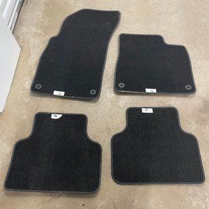 New car floor mats (originally for Audi Q8)